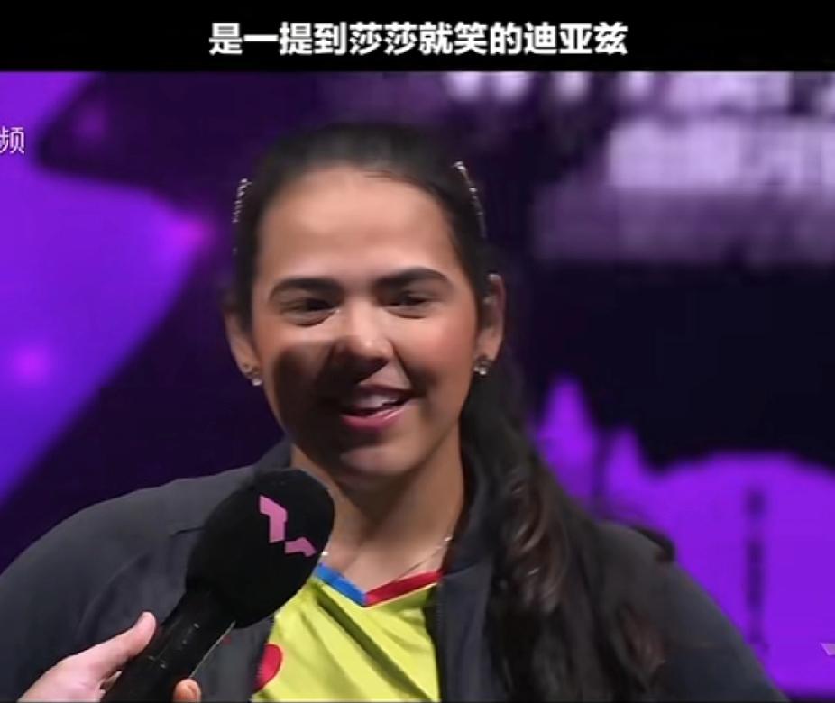 在WTT澳门冠军赛女单1/8决赛中，王艺迪2:3惜败迪亚兹，无缘八强。赛后采访时