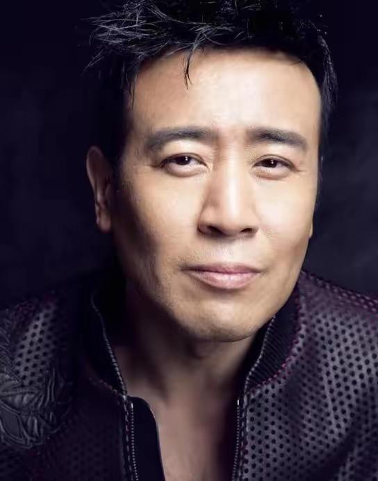 1996年，于和伟喝醉后想从南京长江大桥跳下一死了之，可没想到，女朋友宋林静知道