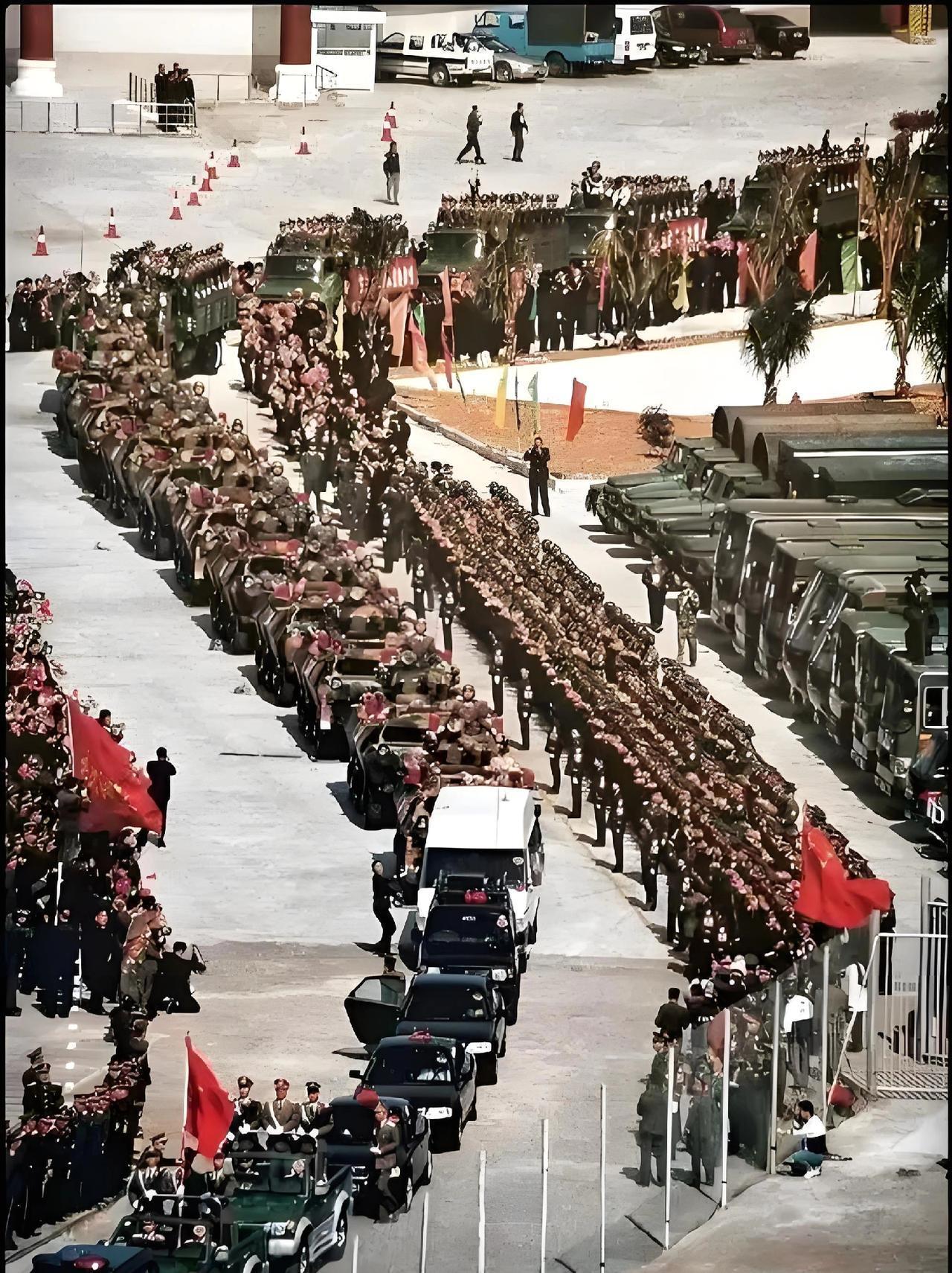 大家知道吗？在二十六年前的今天，在我军进驻澳门的途中，曾发生过一次鲜为人知的险情