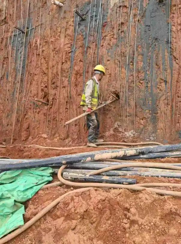 75亿水库大坝为何频现偷工减料？中国电建深夜回应质量质疑。近年来，福建省永安抽