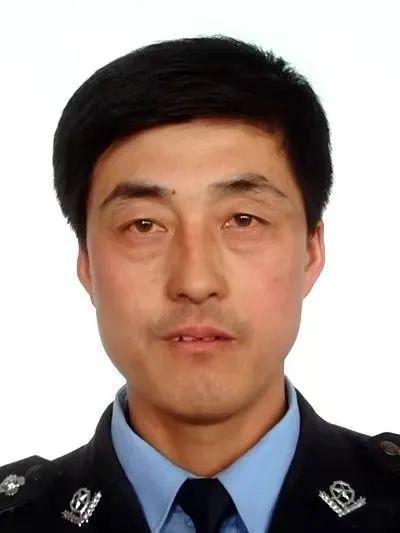 李纯平，1964年1月出生在黑龙江绥化兰西县。1983年，他接过父亲的接力棒，成