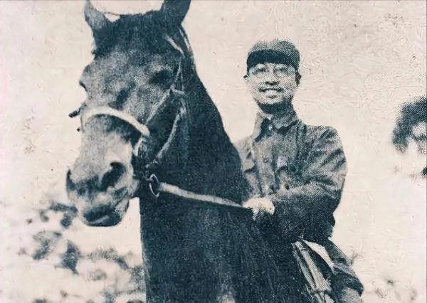 有人说陈赓该授元帅，结果只给了大将，是亏了。这话，得从根上掰扯掰扯。咱先说陈