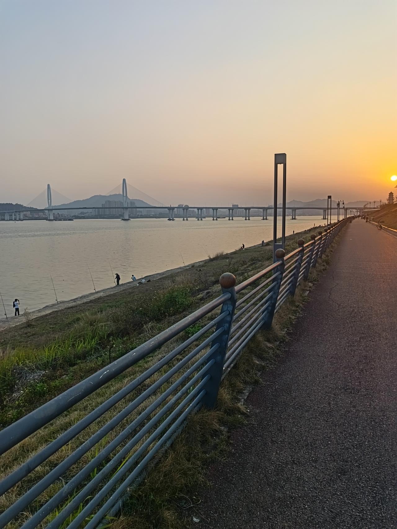 我终于知道了为什么肇庆虽然是个四五线城市却依然有什这么多人喜欢着你你