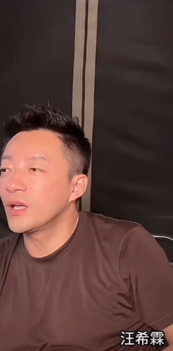 太逗了“小皮猴儿”霖霖是一点都不给爸爸留面子啊，你来一句他回一句，句句都在点子