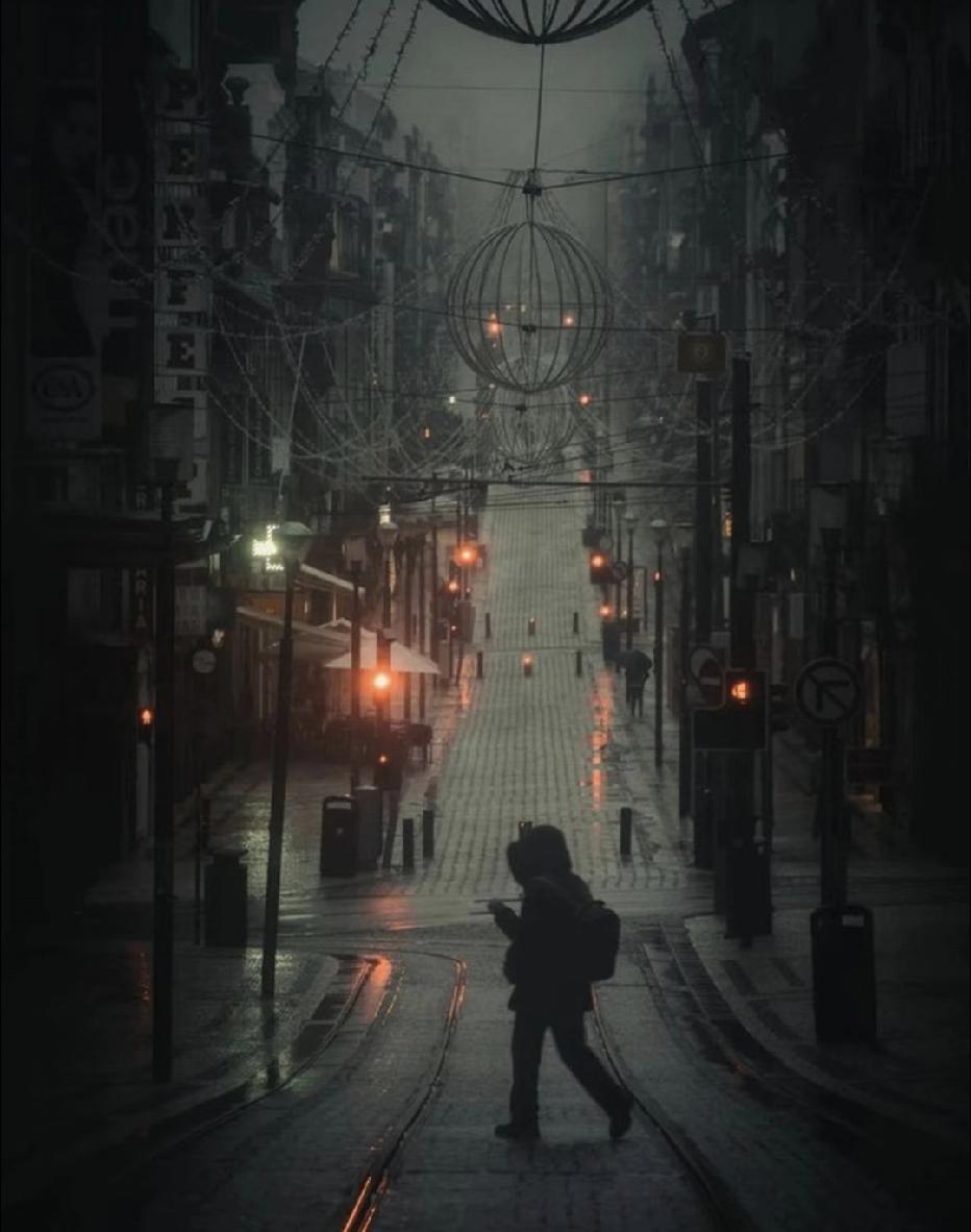 三毛在《简单》李说：“我不吃油腻的东西，我不过饱，这使我的身体清洁。我不做不可