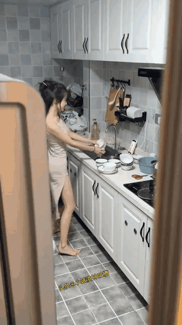 新谈的小女朋友，活泼调皮又可爱