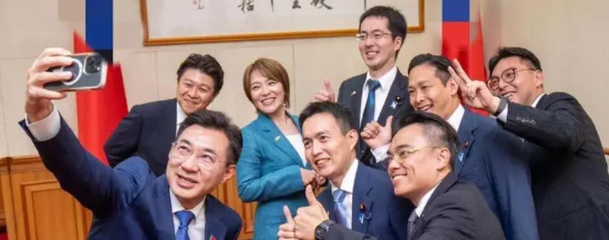 5月6日岛内政坛彻底炸锅！日本自民党青年局公然窜台，挨个拜访蓝绿白三党高层