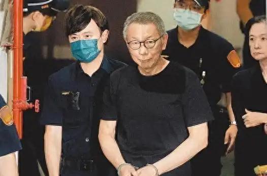 柯文哲确定无法参加明天的大罢免投票台湾民众党前主席柯文哲被羁押禁见，无法参与明