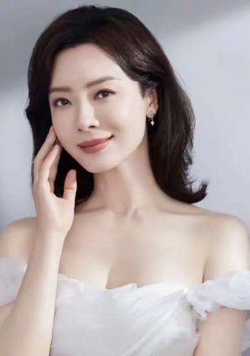 被冯小刚“退货”，才是陈数职业生涯最漂亮的一仗。《集结号》开拍，冯小刚盯着妆发