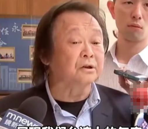 “就算被打脸，也要对美国释放善意！这是台湾人的气度！”民进党王世坚骨头软到家了，