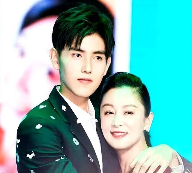 长得太美被导演占为己有，4年后生下大明星儿子，16就开始争光了陈红当年没继续拍