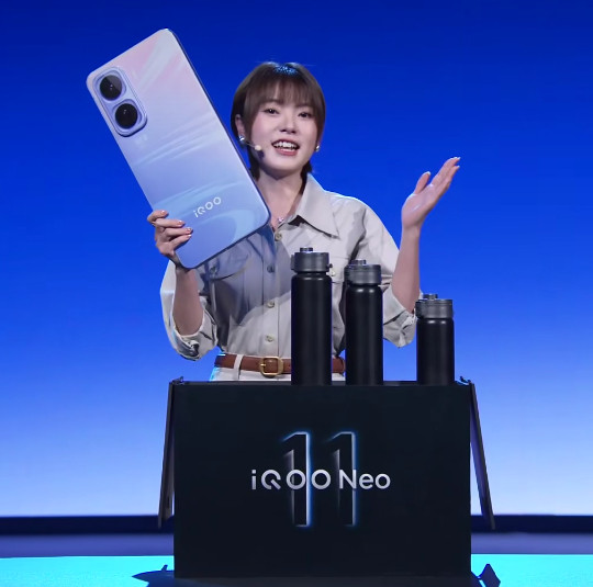 iQOONeo11发布会这个开场有点意思啊！在发布会现场直接开箱[点赞][