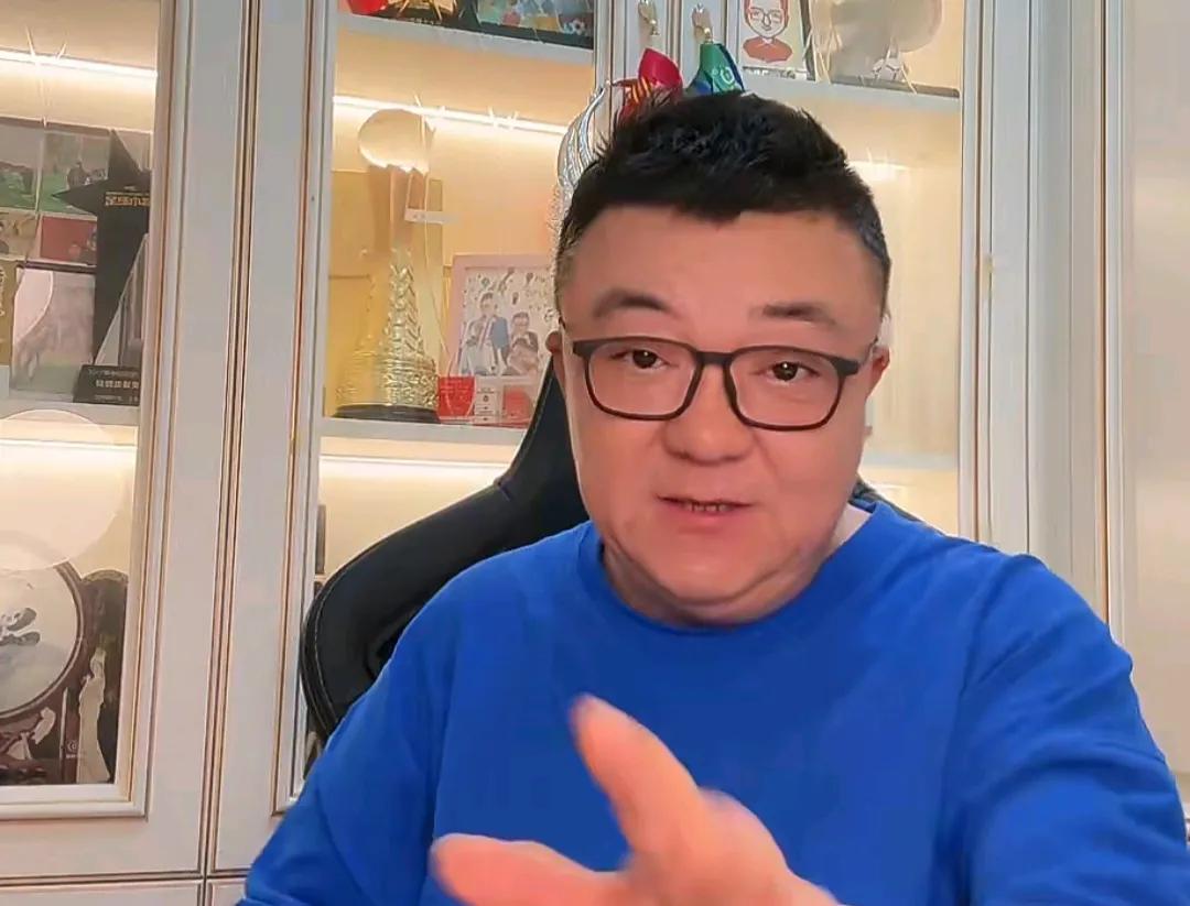 董路在直播时表示，国足未来想赢日本男足其实有一个方法。这个方法其实也不难，董路