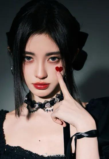 鞠婧祎工作室声明终于有回应了，鞠婧祎新公司方发声明了！大概意思就如下几点：1.