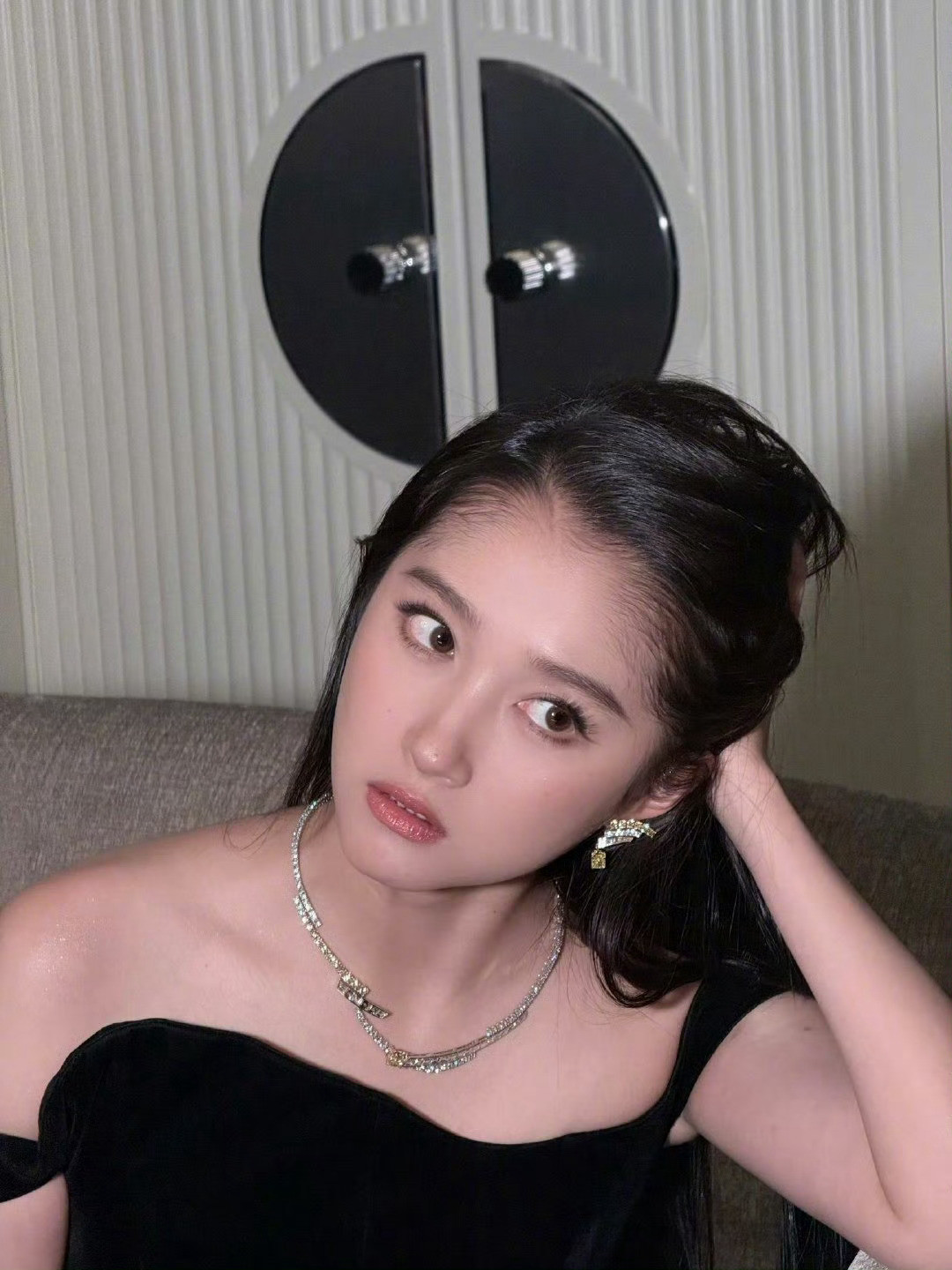 关晓彤宝贝美美哒！度假开心，平时也要开心哦​​​
