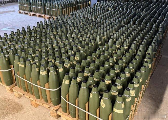 乌军称，2025年，“乌克兰装甲”公司155毫米口径炮弹的生产能力达到3