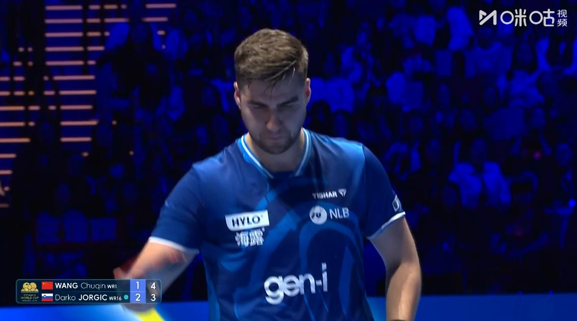 坏了，王楚钦的心态要崩，一局比赛达科连续4个运气球，第三局，7:7平的情况下，