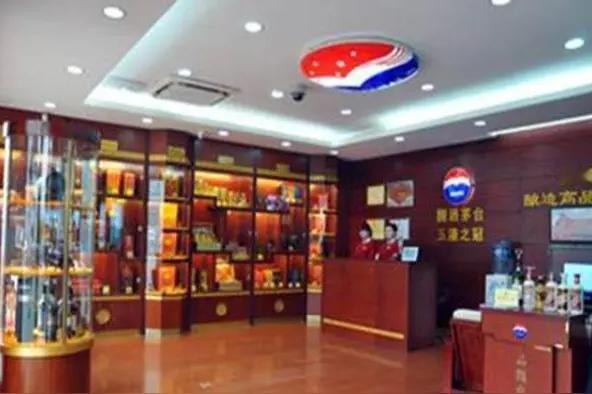 免费的饭最贵。200位企业老板，被电话轰炸邀来五星级酒店“薅羊毛”，又是免费