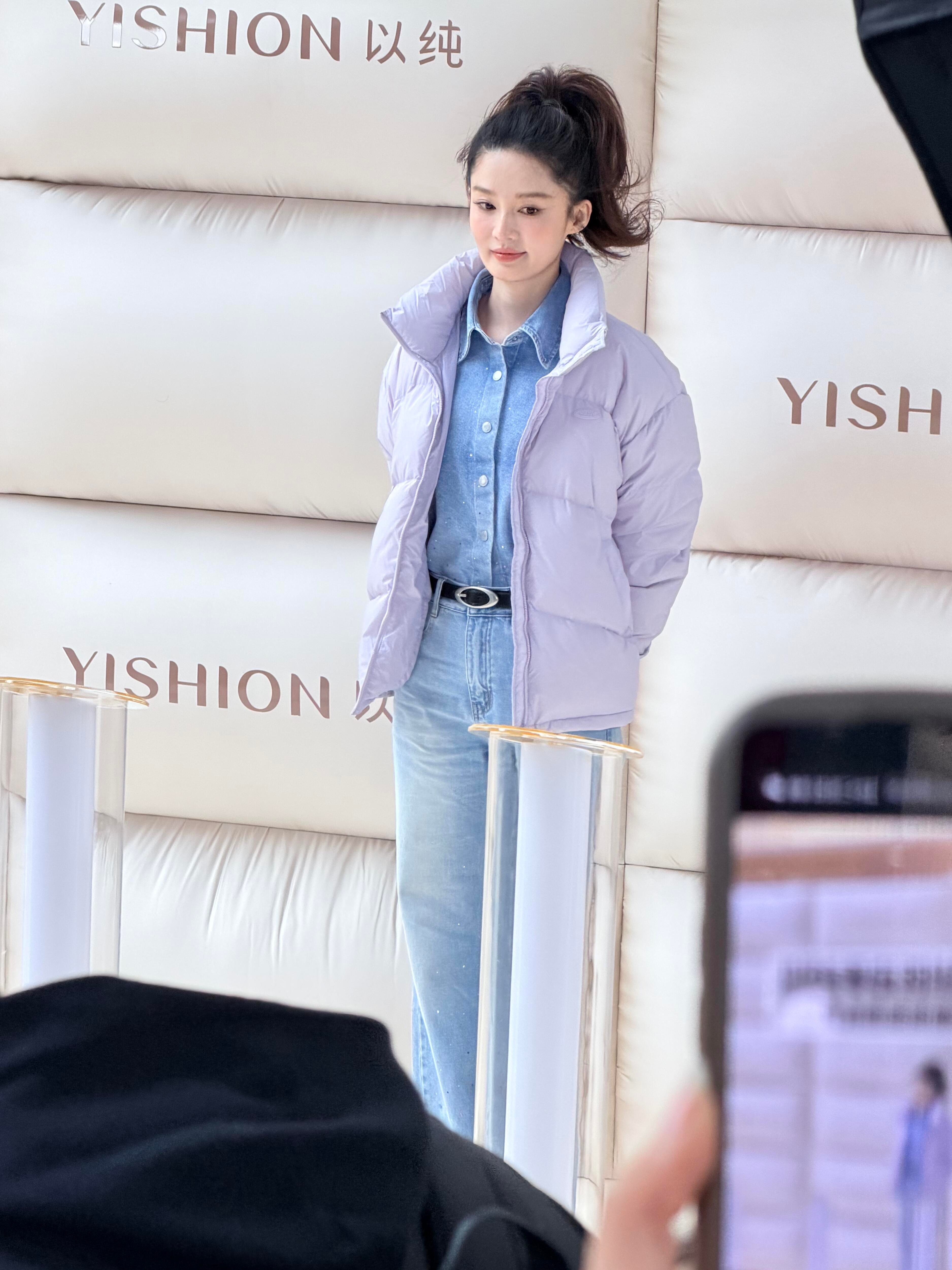 李沁最近状态太好了🥹这是大学生来的！（今天的品牌线下活动）