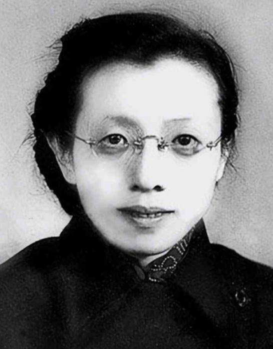 组织给了她20根金条，让她去南京搞地下工作，结果呢？她天天泡在麻将桌上，三年打了