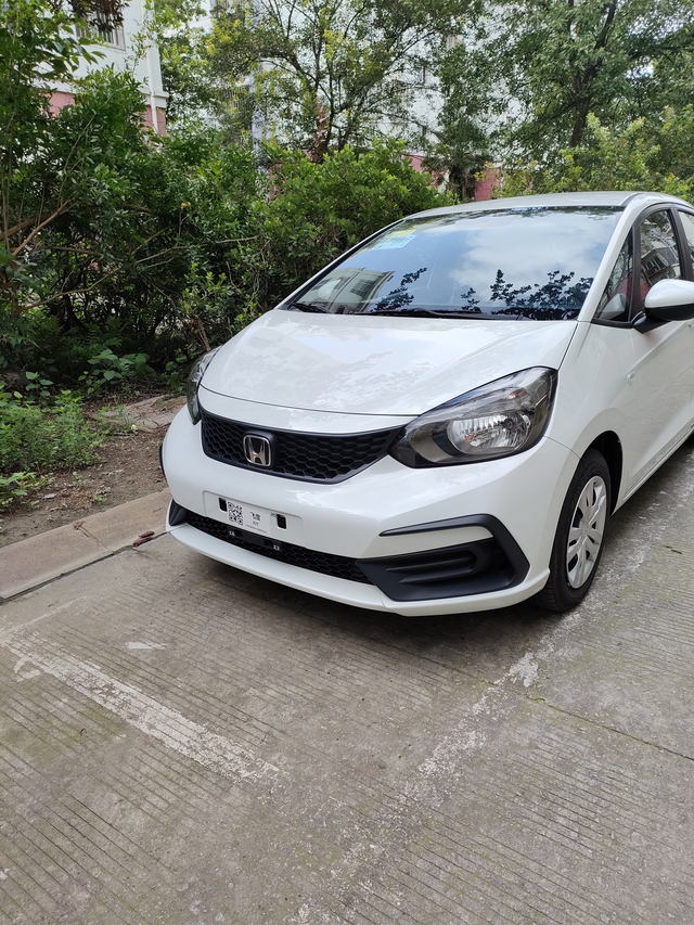 飞度無限MUGEN版高燃上市飞度無限MUGEN版高燃上市，多了一个尾翼，多了几