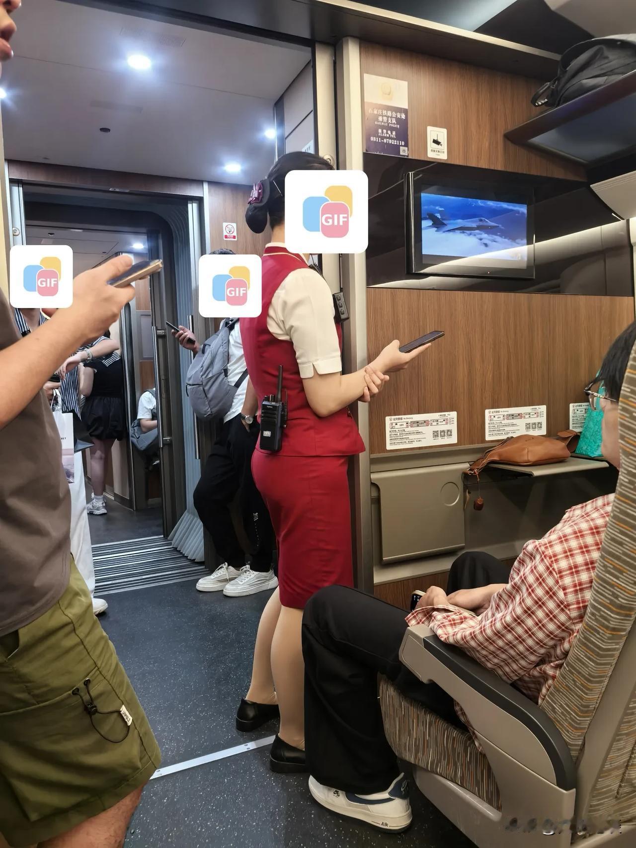 高铁乘务员综合月入有8k或以上吗？怎么才能去做高铁或者城轨、普通火车乘务员呢？