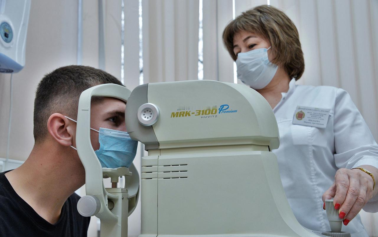 俄军今年40万人入伍！背后不是好战，是被现实逼到墙角12月10日，梅德韦杰