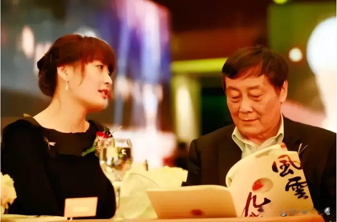 宗馥莉才是干大事的人，这种人有一种特质，一是无情，二是隐忍，享受孤独。但凡那