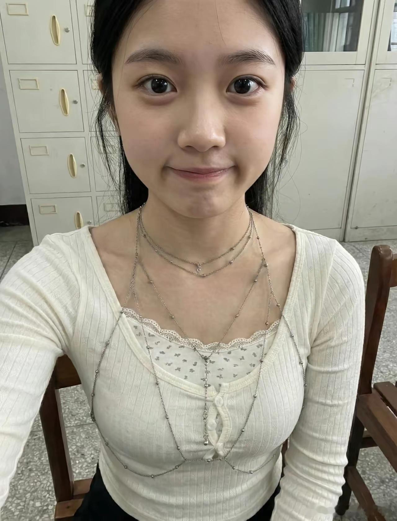 无竹令人俗，无肉使人瘦，若要不俗也不瘦，餐餐笋煮肉——梁实秋少妇超甜305