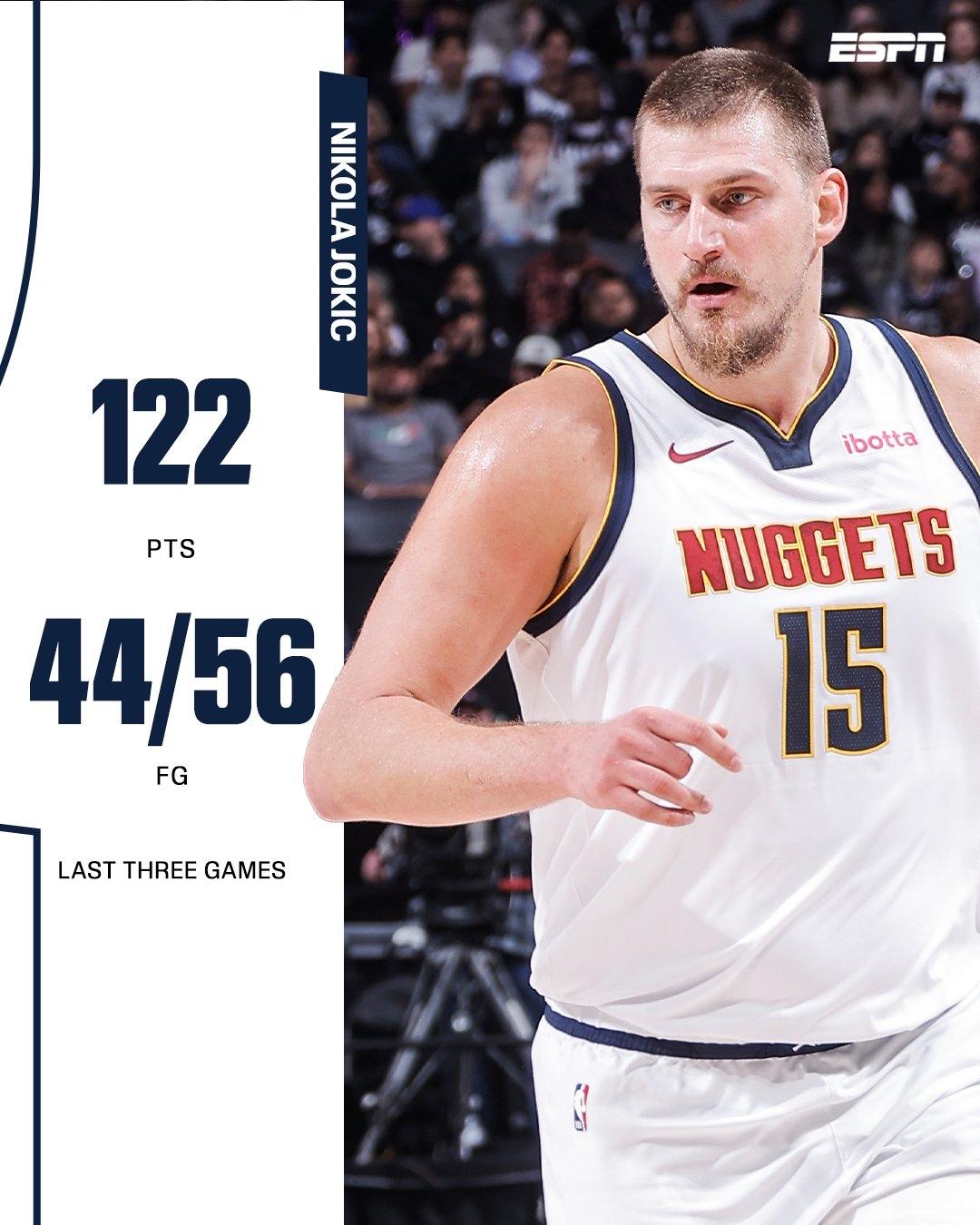 无敌的存在！约基奇！数据拿到手软！在过去的三场比赛里，约基奇场均得分超过了4