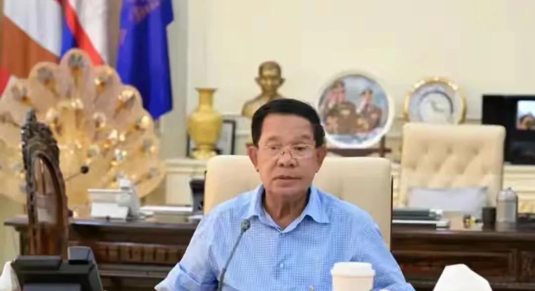 柬埔寨参议长洪森这时候不满意了，已经开始感到愤怒了。面对泰国对他和首相洪奈玛实施