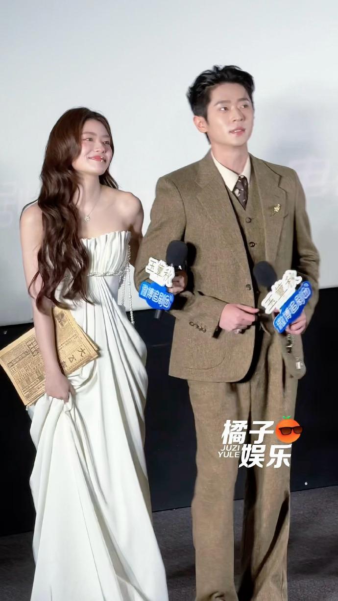 感觉徐若晗想红的心，比丞磊高多了[笑着哭]刷到他们剧宣的视频，每次徐若晗都要挽