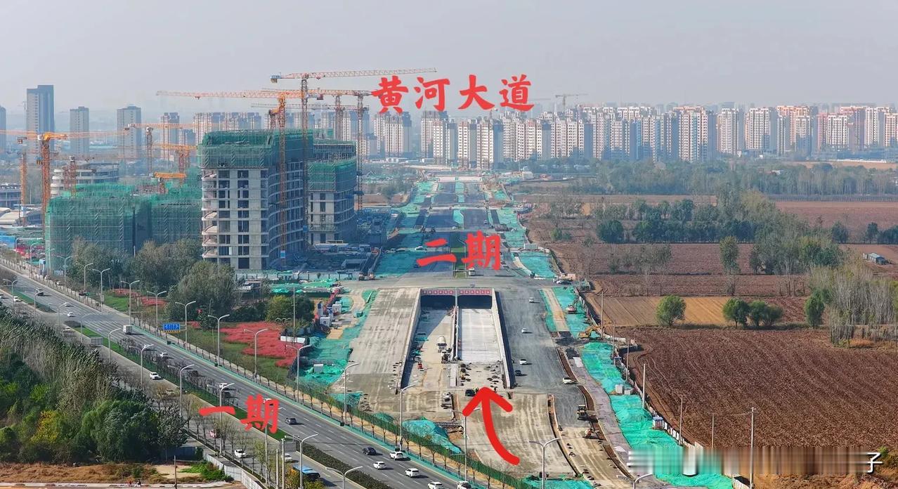 突然有一个问题：济南黄河大道一期与黄河大道二期如何连接实现快速化？济乐高速东