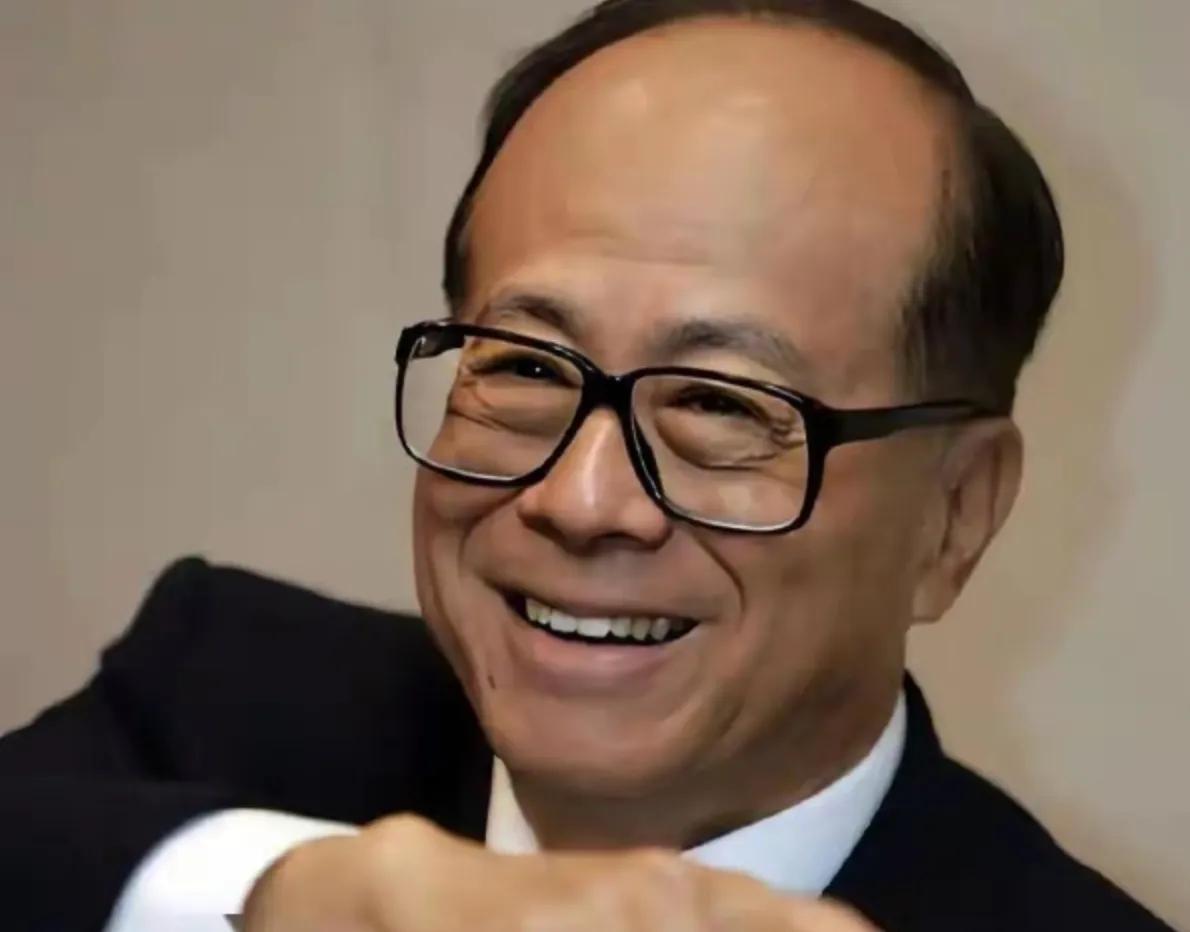 李嘉诚清仓电网，巴菲特狂囤现金，这俩老头在怕啥？2026年2月，李嘉诚把手上全