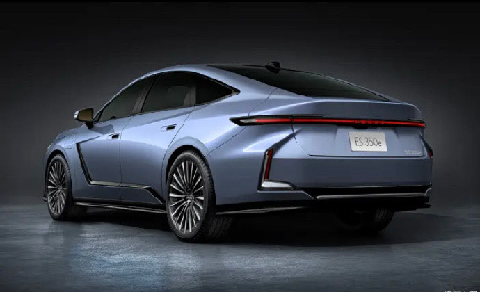 雷克萨斯ES大改款炸场！灵感源自LF-ZC概念车，经典纺锤格栅升级为Spindl