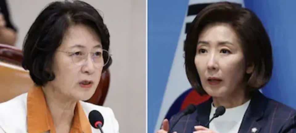 28日，韩国国会法制司法委员会所属的共同民主党议员们就国民力量党议员罗卿瑷担任法