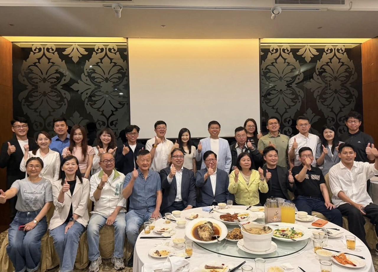 黄世杰找郑文灿出来加油打气，一个贪污被告来助选？什么情况？还能这样操作的？