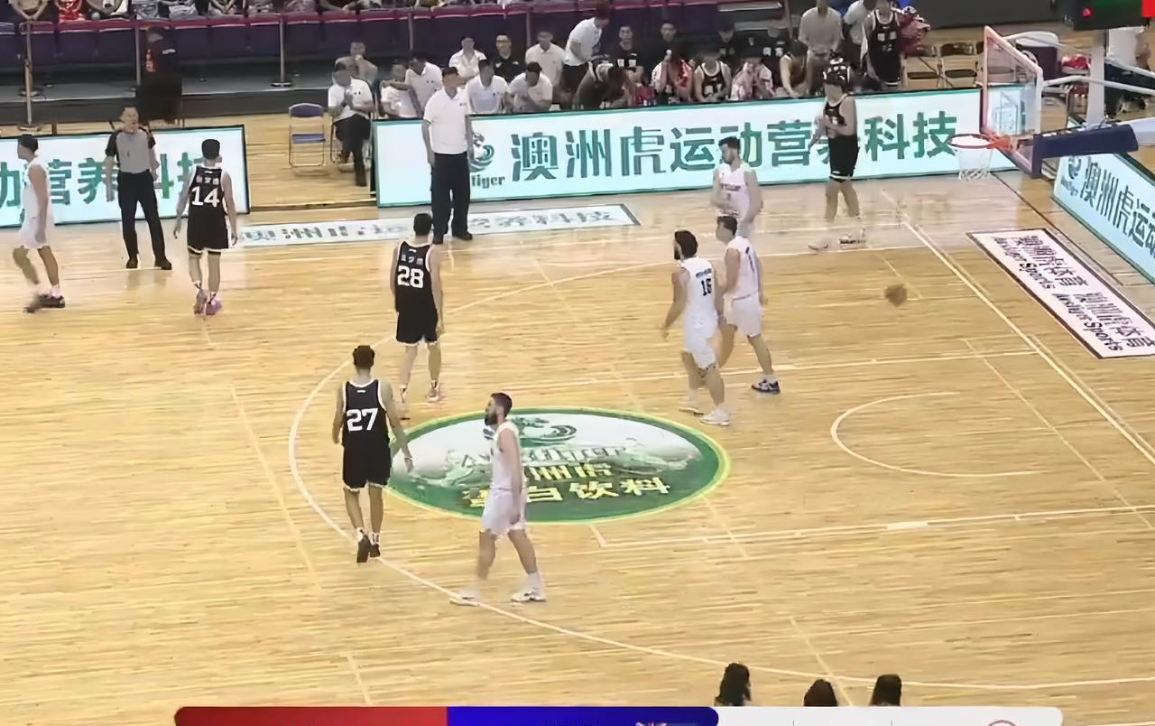 第一节结束，广东全运男篮暂时以27比21领先新西兰男篮6分！第一节广东队打得相