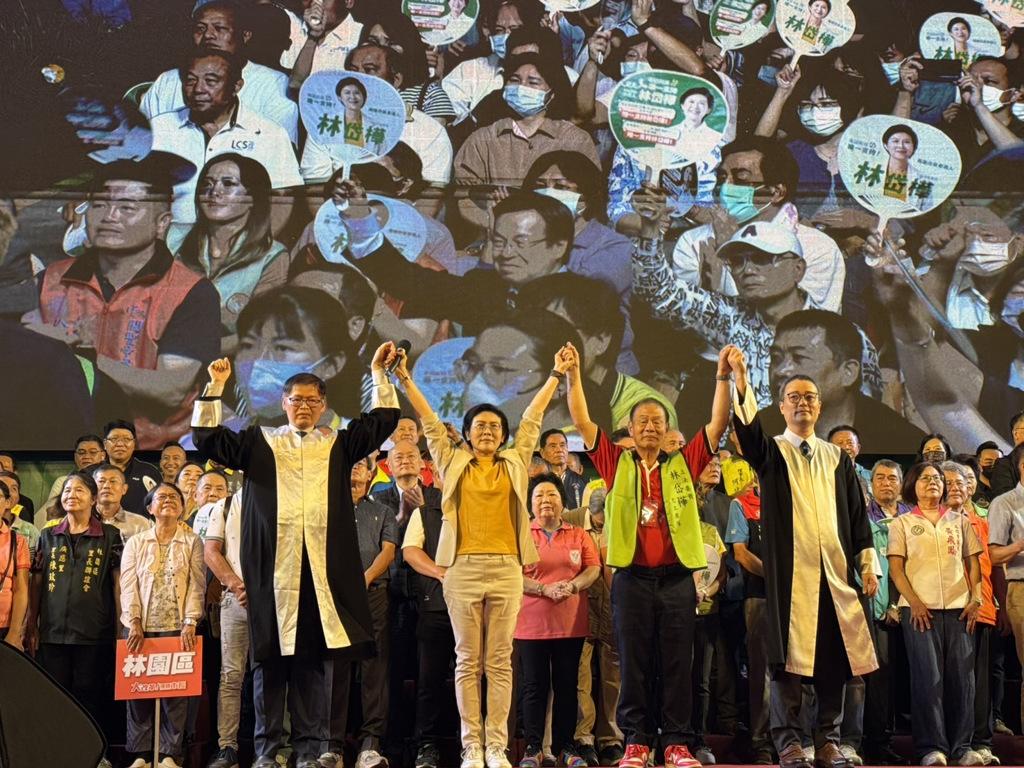 有意参选高雄市长的民进党绿委林岱桦，于1日晚间在高雄冈山办造势晚会，3万名支持者