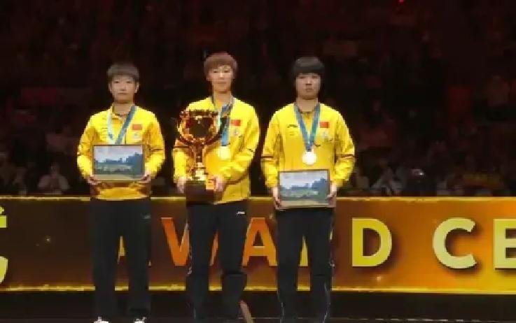 孙颖莎这次伤退，反而撕开了国乒女队最狠的一张底牌。你看积分榜。蒯曼已经悄无