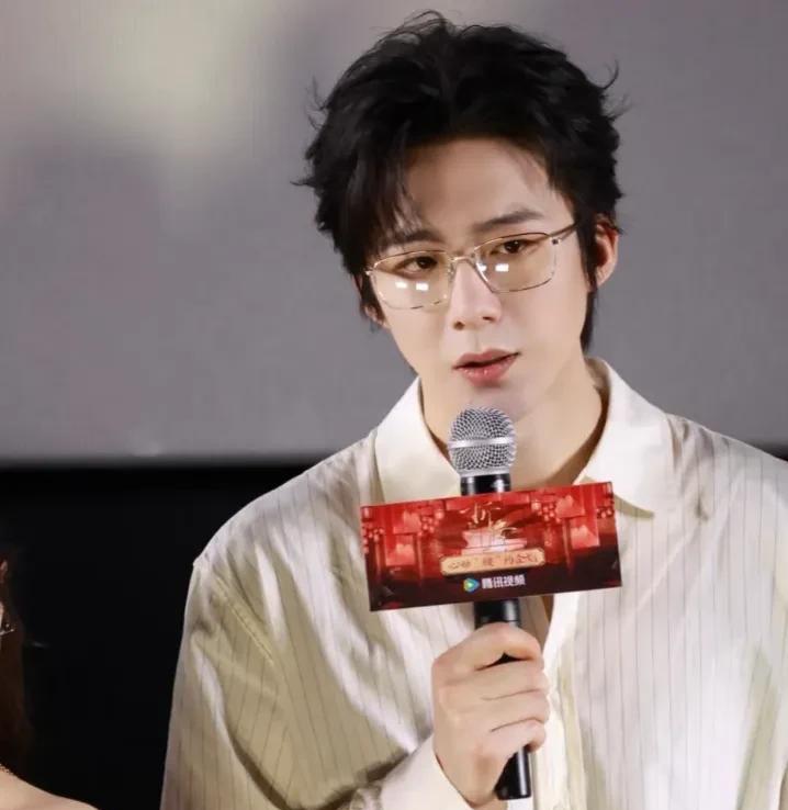 要不是我亲眼所见我也不会相信刘宇宁私底下居然是这样一副面孔的人最近看《折腰
