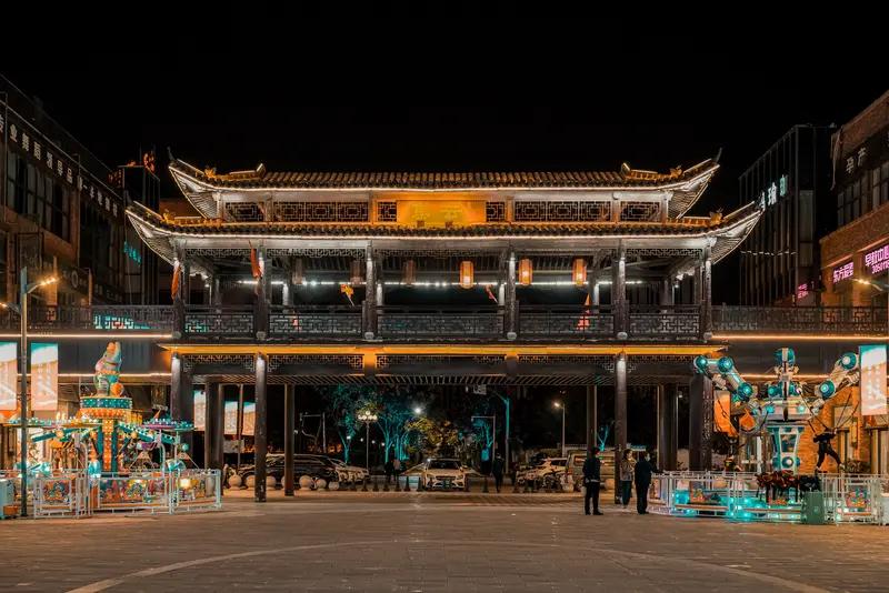 要说中国哪个省南北差别最大,安徽必须有姓名。长江和淮河横贯安徽,把全省分成皖北、