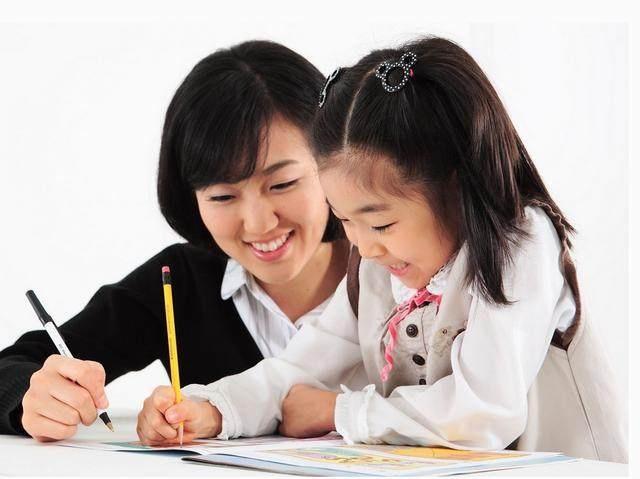 学习的第一性原理是自学，而不是补课。自学的第一性原理是归纳和总结，而不是耗时间