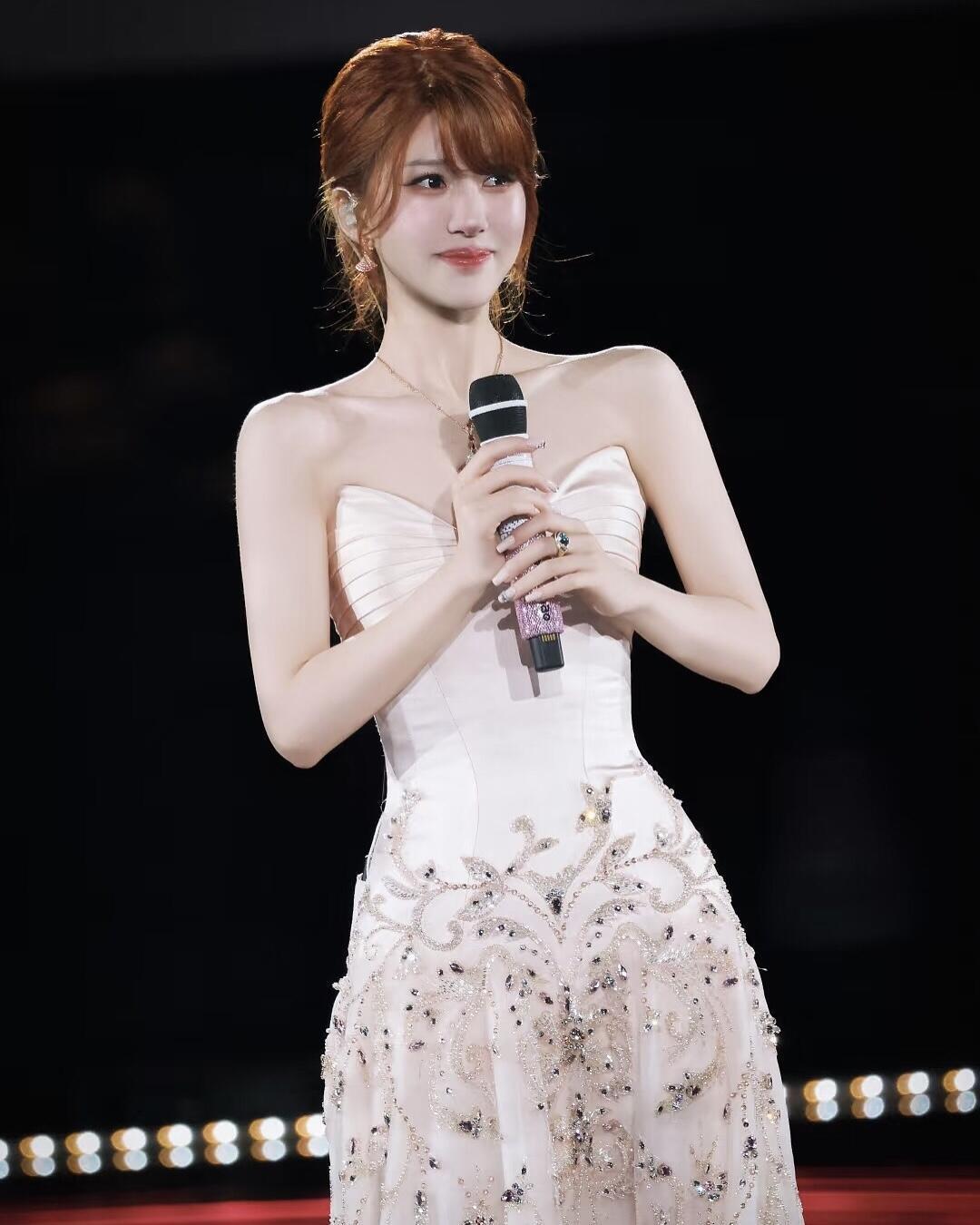 Georges Hobeika2025秋季高级定制造型高定红薯官方也认领了我