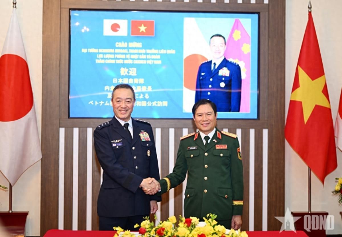 日本自卫队最高将领去越南谈防务，越南给了个出乎意料的答复：可以，先派你的人来河内