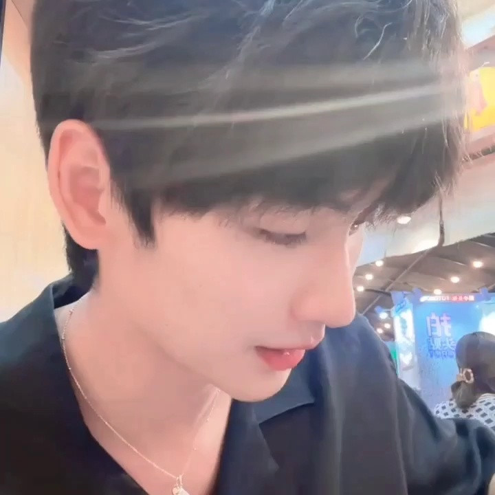 这里有一只小猫^•͈༝•^ฅ你好啊(^-^)/Hi~ o(*￣▽￣*)ブ·黄俊捷