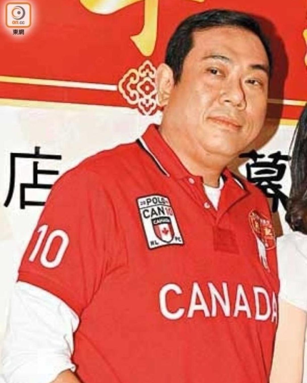 他跟了成龙30年，贫病中离世：不是跟对大哥，就能成功说起成龙，大家都知道他讲