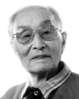1964年，张爱萍去酒泉基地视察，突然瞧见了几个战士的背包是斜挎着的，他凭借经验