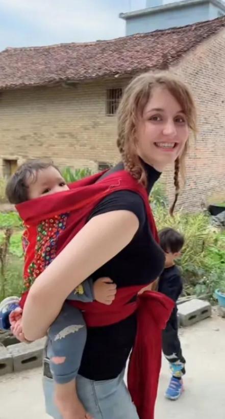 [点赞]2018年，21岁意大利美女与27岁广西农村小伙结婚生子。令人意外的是