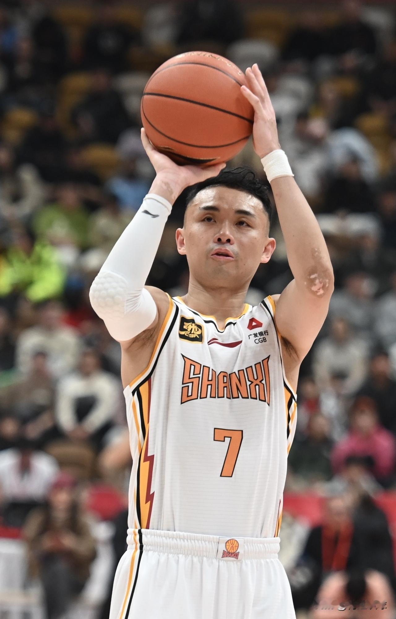 杯赛两连胜！山西106：93战胜广东，看看球员数据，谁是赢球功臣？！1、诺威